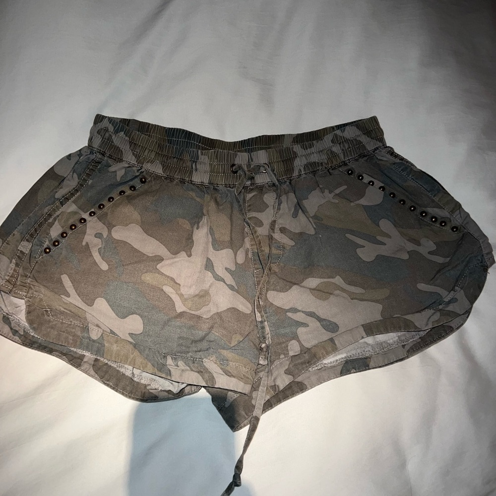 light weight camo shorts with studs